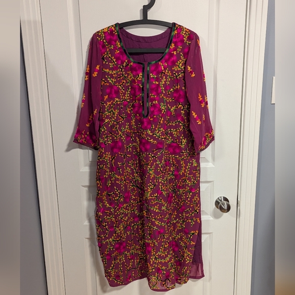 Beautiful Vintage South Asian Hand Embroidered Floral Tunic and Scarf - Picture 5 of 10